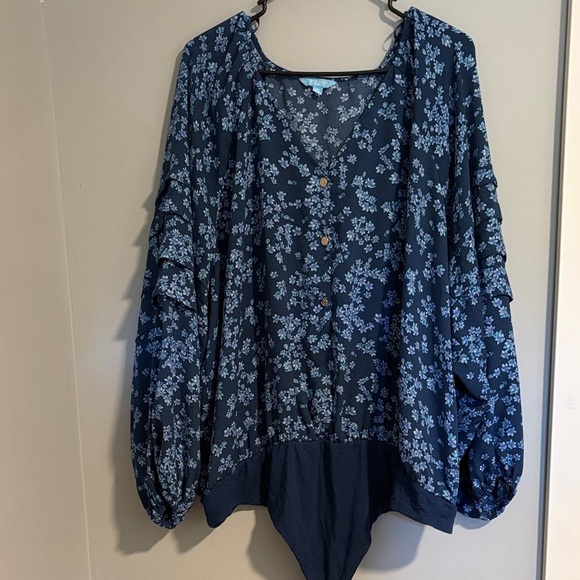 Draper James Navy Floral Blouse Body suit - Picture 2 of 6